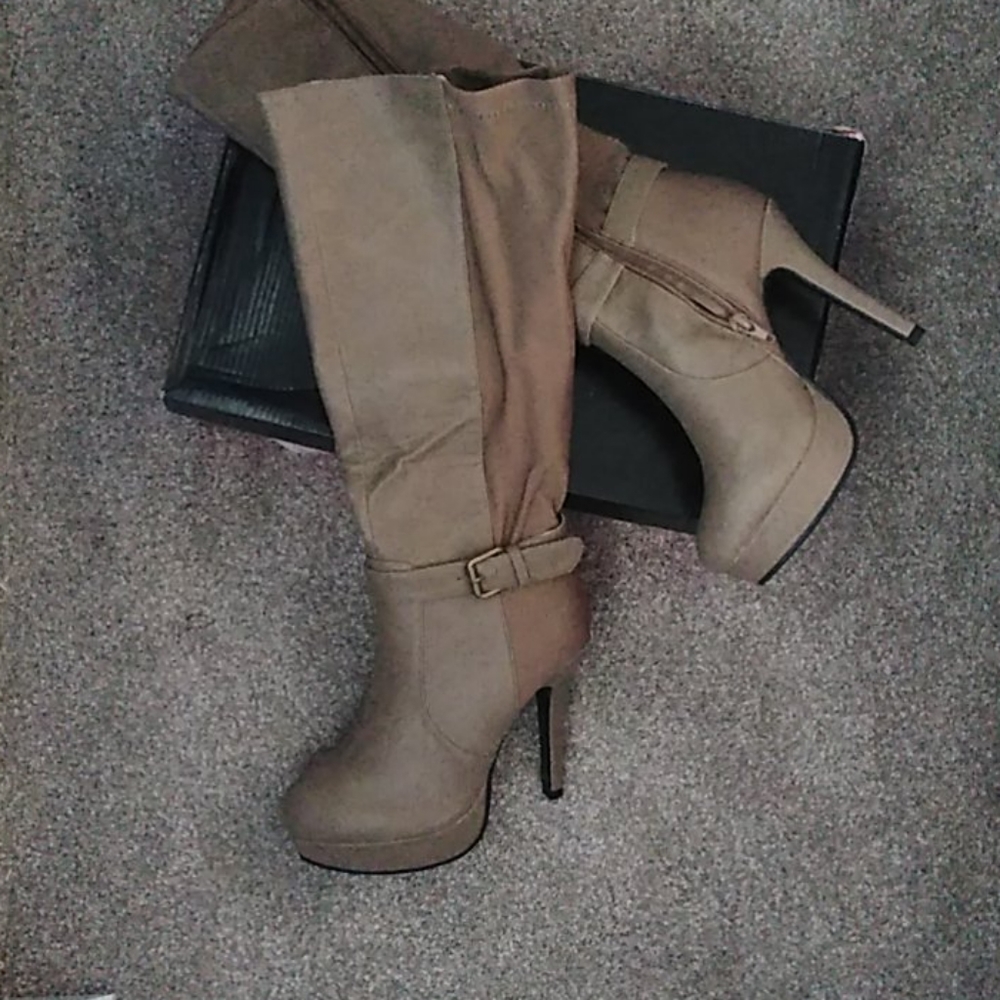 High heel boots